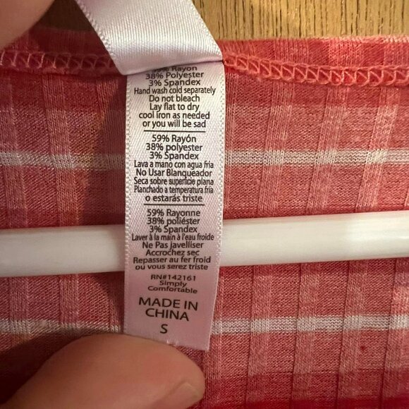 🐻Size S - LulaRoe - Red Stripe Short Sleeve Knit Pullover - Picture 4 of 6